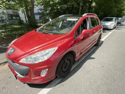 Gebraucht Peugeot 308 Tendance 95 PS (69 kW) 2008 Rot Limousine