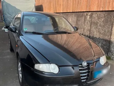 Gebraucht Alfa Romeo 147 120 PS (88 kW) 2002 Schwarz Kleinwagen