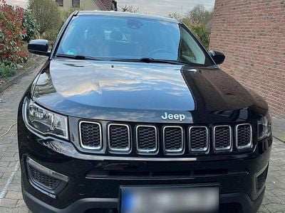 Usado Jeep Compass Sport 120 HP (88 kW) 2018 Preto SUV