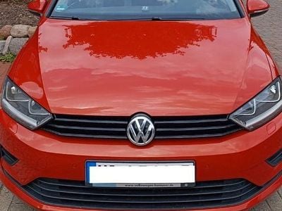 Rot Gebraucht 2015 VW Golf Sportsvan Van / Kleinbus | 9.250 € (Fairer Preis)