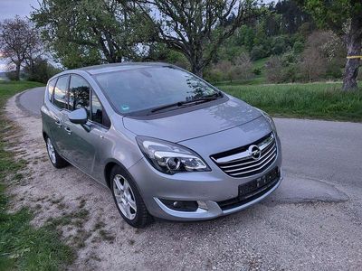 Gebraucht Opel Meriva Innovation 120 PS (88 kW) 2014 Silbersee/perl silber (m2) Van / Kleinbus