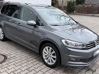 Gebraucht VW Touran Highline 150 PS (110 kW) 2019 Grau Van / Kleinbus
