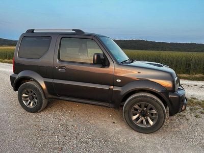 Grau Gebraucht 2016 Suzuki Jimny SUV | 17.500 € (Fairer Preis)