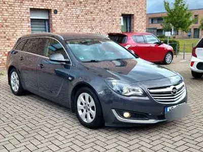 Gebraucht Opel Insignia 140 PS (102 kW) 2014 Grau Kombi