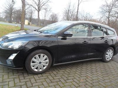 Schwarz Gebraucht 2019 Ford Focus Cool & Connect Kombi | 6.699 €