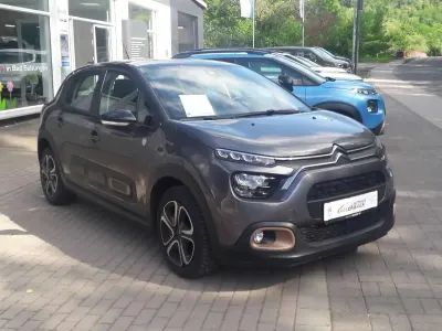 Gebraucht Citroën C3 82 PS (60 kW) 2023 Platinium grau/dach schwarz Kleinwagen