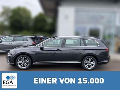 Grau metallic Gebraucht 2021 VW Passat Elegance Kombi | 26.310 € (Etwas zu teuer)