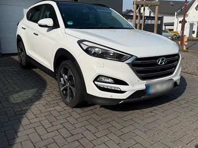 Usado Hyundai Tucson 185 HP (136 kW) 2015 Branco SUV
