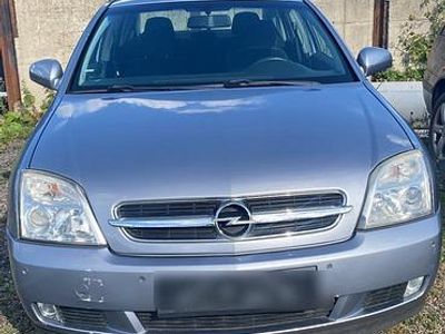 Grau Gebraucht 2003 Opel Vectra Limousine | 1.900 €