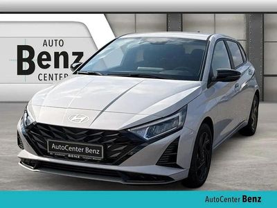 Nouă Hyundai i20 Blackline 90 CP (66 kW) 2026 Gri Hatchback