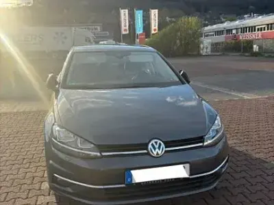 Gebraucht VW Golf VII IQ Drive 116 PS (85 kW) 2019 Grau Limousine