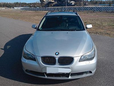 Gebraucht BMW 530 231 PS (169 kW) 2006 Silber Kombi