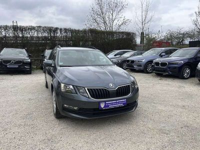 gebraucht Skoda Octavia Combi 2.0 TDI DSG Ambition NAVI+1HAND+APPLECARPLAY