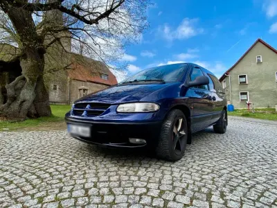 Używany Chrysler Voyager 116 KM (85 kW) 1998 Andere farben Minivan