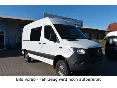 Używany Mercedes Sprinter 163 KM (119 kW) 2021 Biały Van