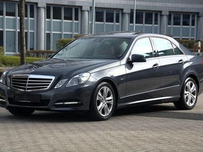 Gebraucht Mercedes E220 170 PS (125 kW) 2011 Grau Limousine