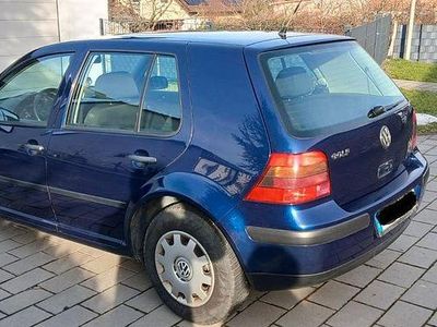 Blau Gebraucht 2002 VW Golf Limousine | 2.650 € (Fairer Preis)