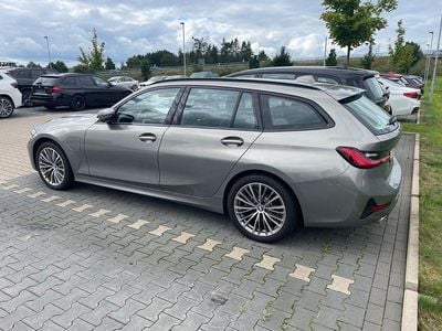 BMW 330e