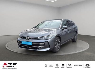 Gebraucht VW Passat Elegance 150 PS (110 kW) 2024 Grau Kombi