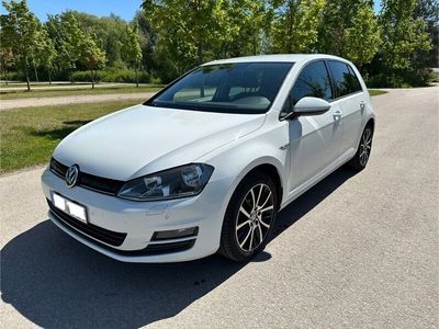 Gebraucht VW Golf VII Comfortline 110 PS (80 kW) 2015 Weiß Limousine