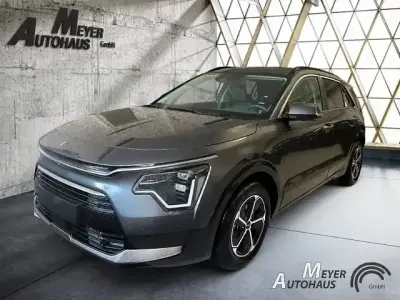 Neu Kia Niro Comfort 129 PS (94 kW) 2026 Grau SUV