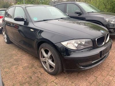 Gebraucht BMW 116 122 PS (89 kW) 2009 Schwarz Kleinwagen
