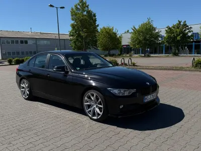 Gebraucht BMW 316 116 PS (85 kW) 2012 Schwarz Limousine