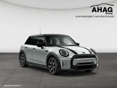 Gebraucht Mini Cooper 136 PS (100 kW) 2021 White silver Kleinwagen