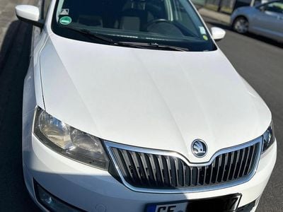 Gebraucht Skoda Rapid 105 PS (77 kW) 2014 Weiß Limousine