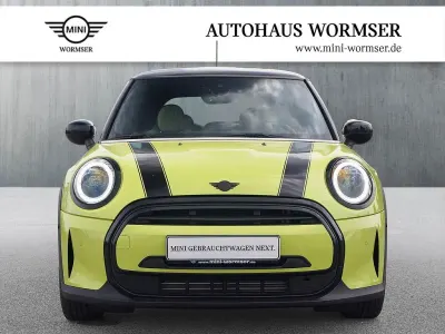 Gebraucht Mini Cooper Hatch 136 PS (100 kW) 2023 Zesty yellow uni Kleinwagen