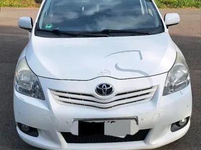 Gebraucht Toyota Verso 150 PS (110 kW) 2011 Weiß Van / Kleinbus