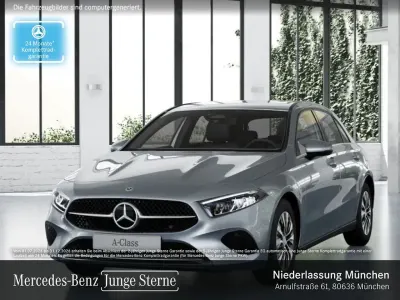 Gebraucht Mercedes A200 163 PS (119 kW) 2024 Silber Limousine