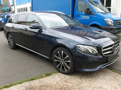 Gebraucht Mercedes E300 Avantgarde 194 PS (142 kW) 2019 Blau Limousine