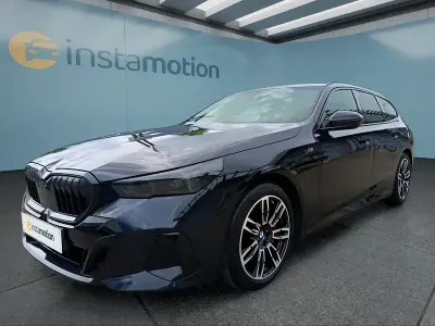 Gebraucht BMW 540 303 PS (222 kW) 2024 Schwarz Kombi