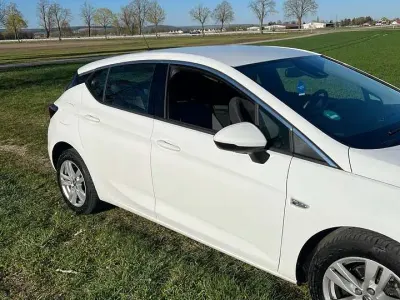 Gebraucht Opel Astra Elegance 145 PS (106 kW) 2020 Weiß Limousine