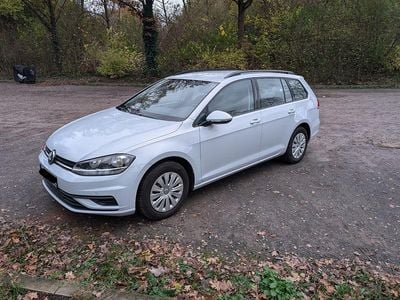 Grau Gebraucht 2016 VW Golf VII Comfortline Kombi | 10.700 € (Fairer Preis)