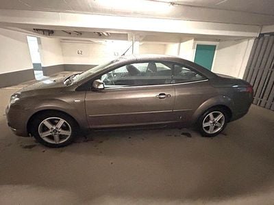 Gebraucht Ford Focus Cabriolet 100 PS (73 kW) 2007 Braun Cabrio