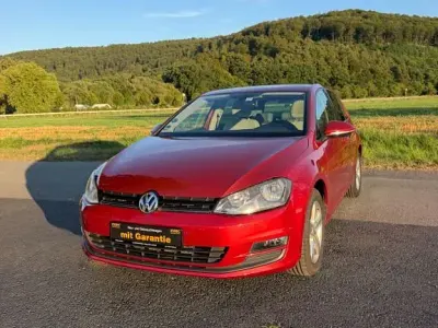 Gebraucht VW Golf VII Comfortline 105 PS (77 kW) 2013 Rot Limousine