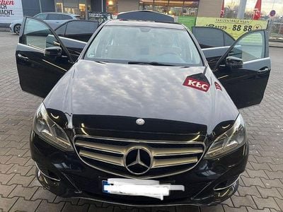 Schwarz Gebraucht 2014 Mercedes E200 Avantgarde Limousine | 11.900 € (Fairer Preis)