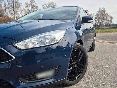 Gebraucht Ford Focus 120 PS (88 kW) 2017 Blau Kombi