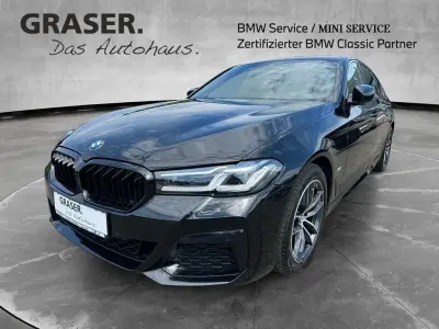 Gebraucht BMW 520 Shadowline 201 PS (147 kW) 2021 Saphirschwarz metallic Limousine