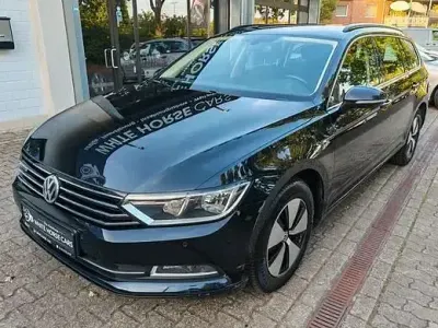 Gebraucht VW Passat Comfortline 150 PS (110 kW) 2016 Schwarz Kombi