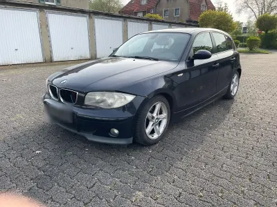 Gebraucht BMW 118 122 PS (89 kW) 2009 Schwarz Kleinwagen