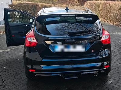 Usata Ford Focus 150 CV (110 kW) 2013 Nero Berlina