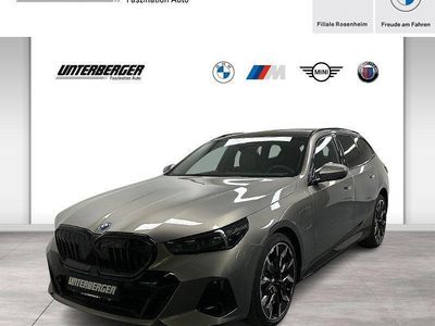 Nouă BMW 550e M Sport 489 CP (359 kW) 2026 Gri Break