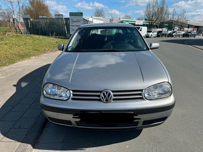Gebraucht VW Golf IV 74 PS (54 kW) 2002 Silber Kleinwagen
