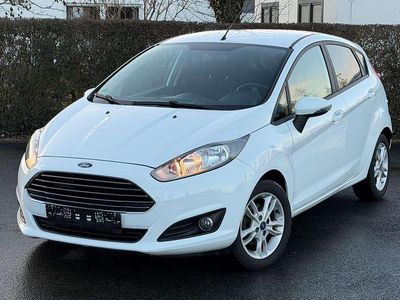 Weiß Gebraucht 2015 Ford Fiesta SYNC Edition Kleinwagen | 4.980 € (Fairer Preis)