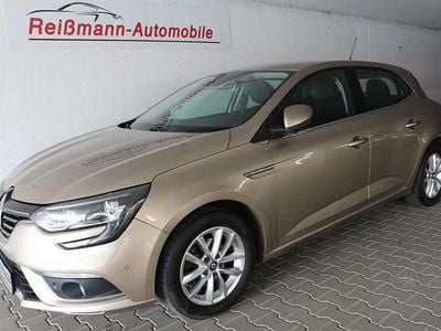 Gebraucht Renault Mégane IV Intens 132 PS (97 kW) 2016 Gold Limousine
