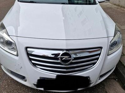 Weiß Gebraucht 2011 Opel Insignia Kombi | 2.800 € (Superpreis)