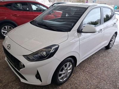 Gebraucht Hyundai i10 Edition 30+ 67 PS (49 kW) 2021 Antarktisweiß Kleinwagen